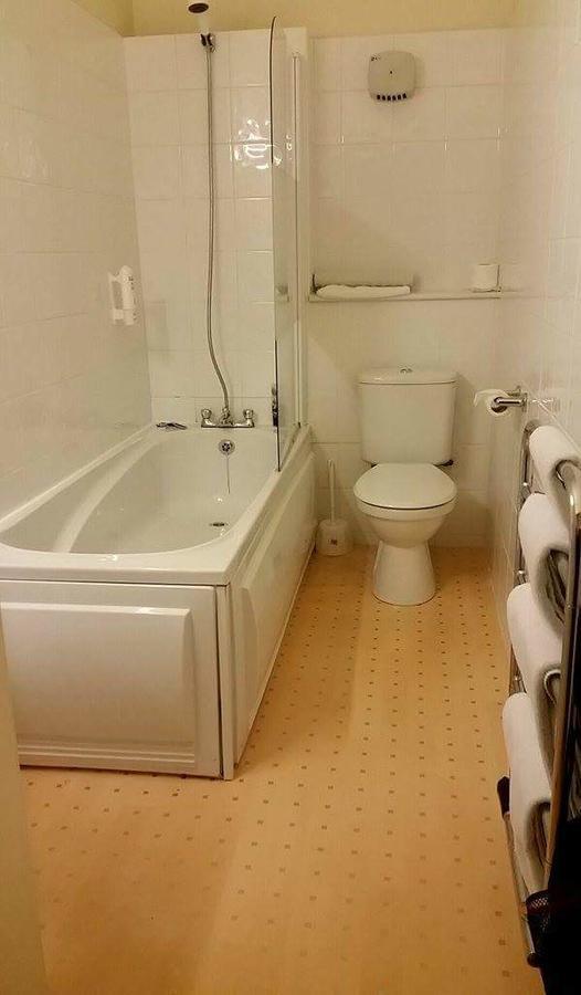 The Royal Hotel Tain Luaran gambar