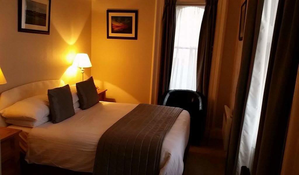 The Royal Hotel Tain Luaran gambar