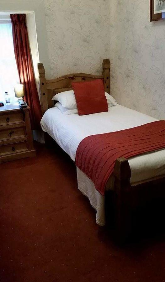 The Royal Hotel Tain Luaran gambar