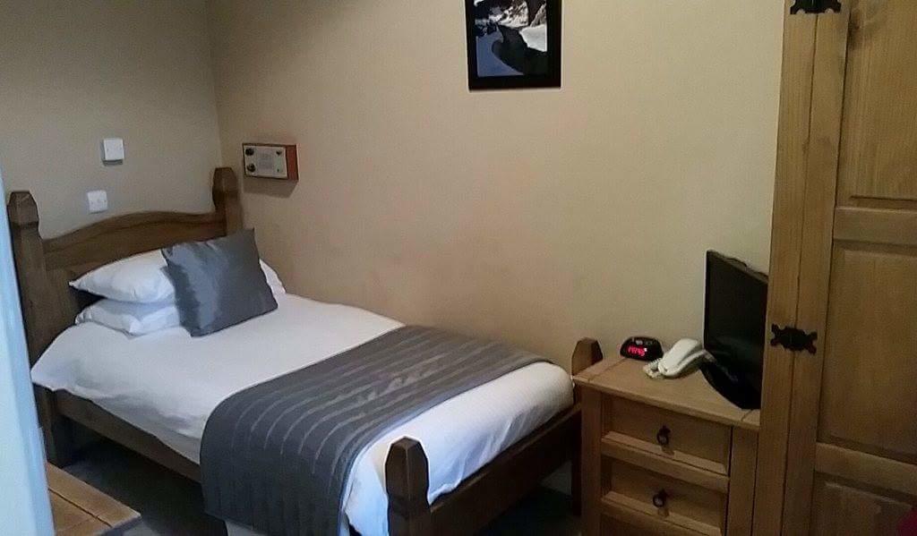 The Royal Hotel Tain Luaran gambar