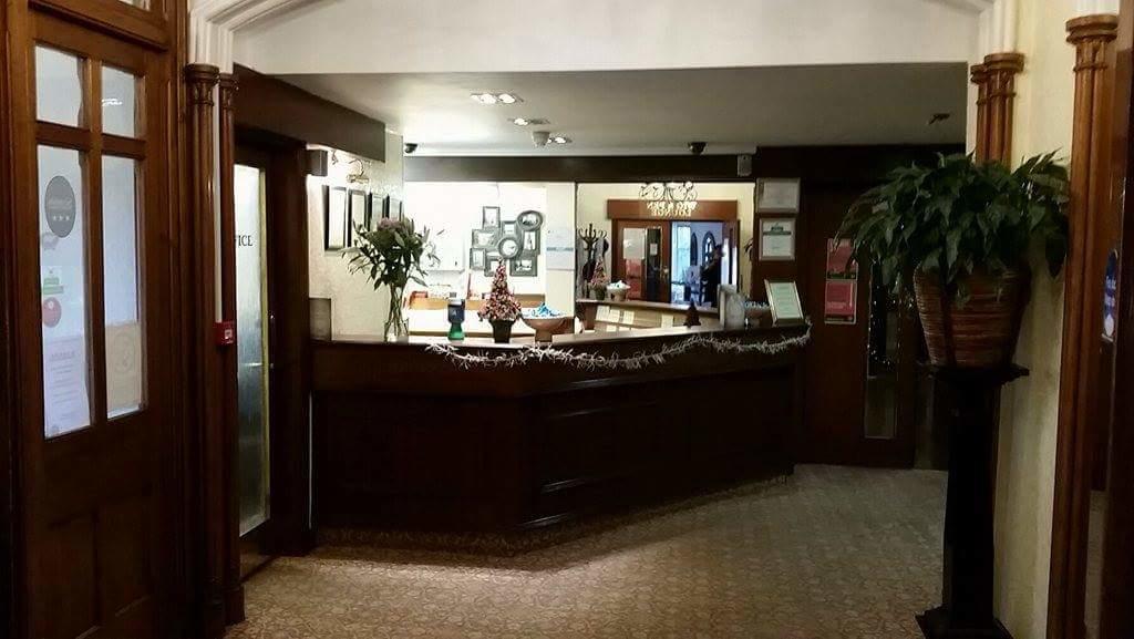 The Royal Hotel Tain Luaran gambar
