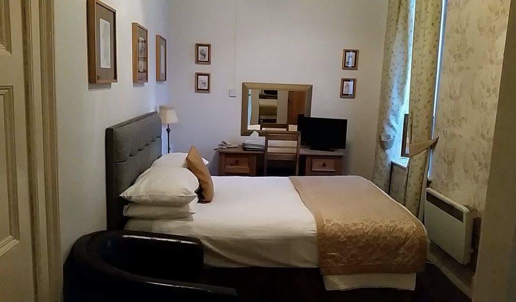 The Royal Hotel Tain Luaran gambar